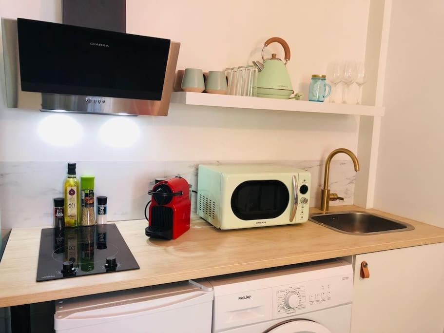 Cosy Studio Design With Modern Bathroom Vaureal Eksteriør bilde