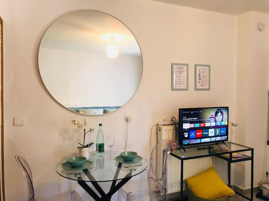Cosy Studio Design With Modern Bathroom Vaureal Eksteriør bilde