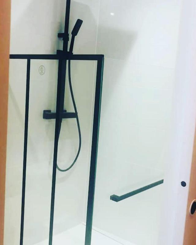 Cosy Studio Design With Modern Bathroom Vaureal Eksteriør bilde
