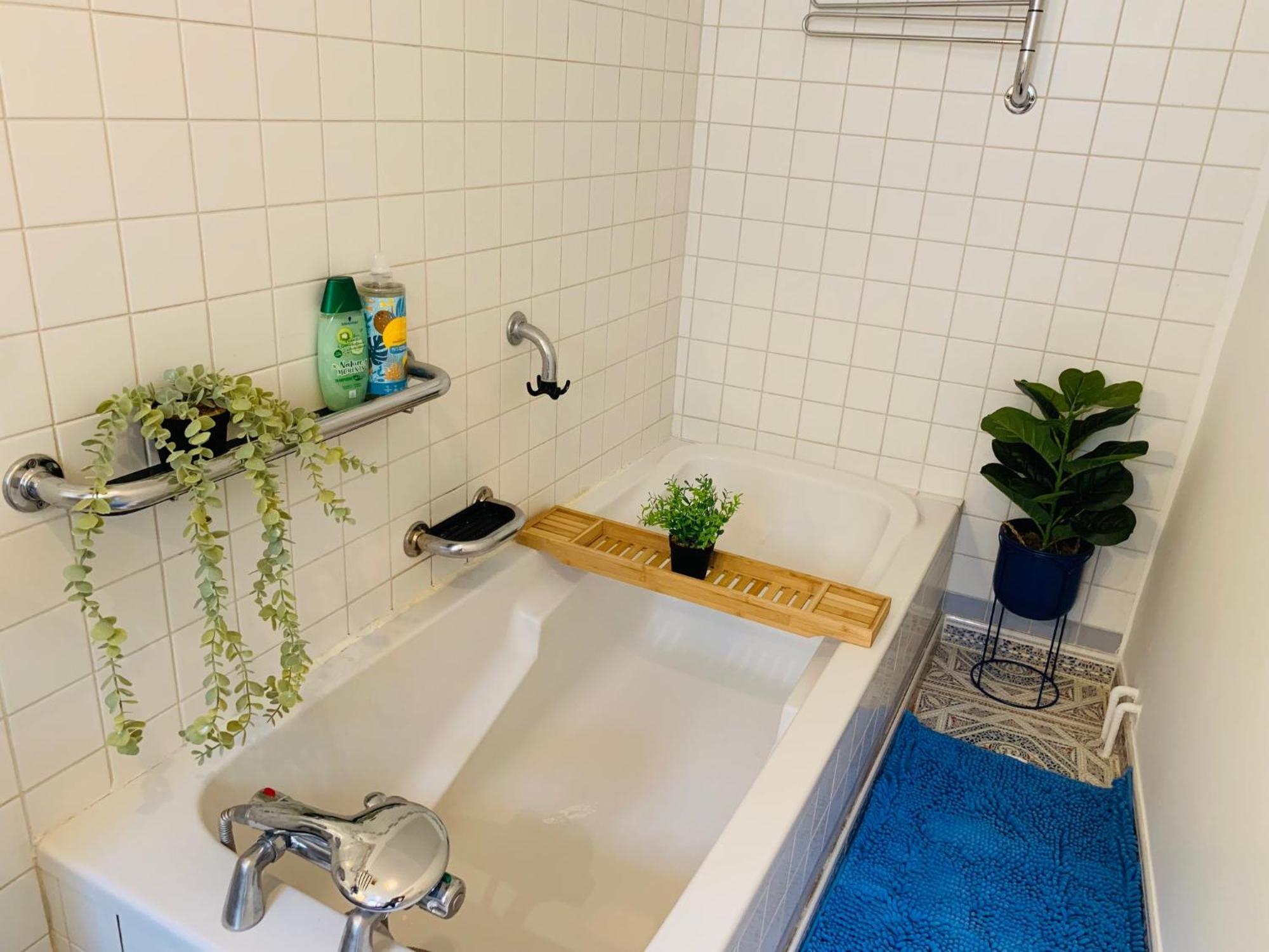 Cosy Studio Design With Modern Bathroom Vaureal Eksteriør bilde
